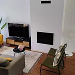 Rosa De Ciudad. Chalet Centrico Con Mucha Intimidad