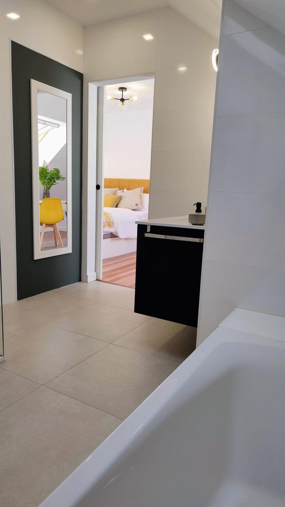 Rosa De Ciudad. Chalet Centrico Con Mucha Intimidad Santander