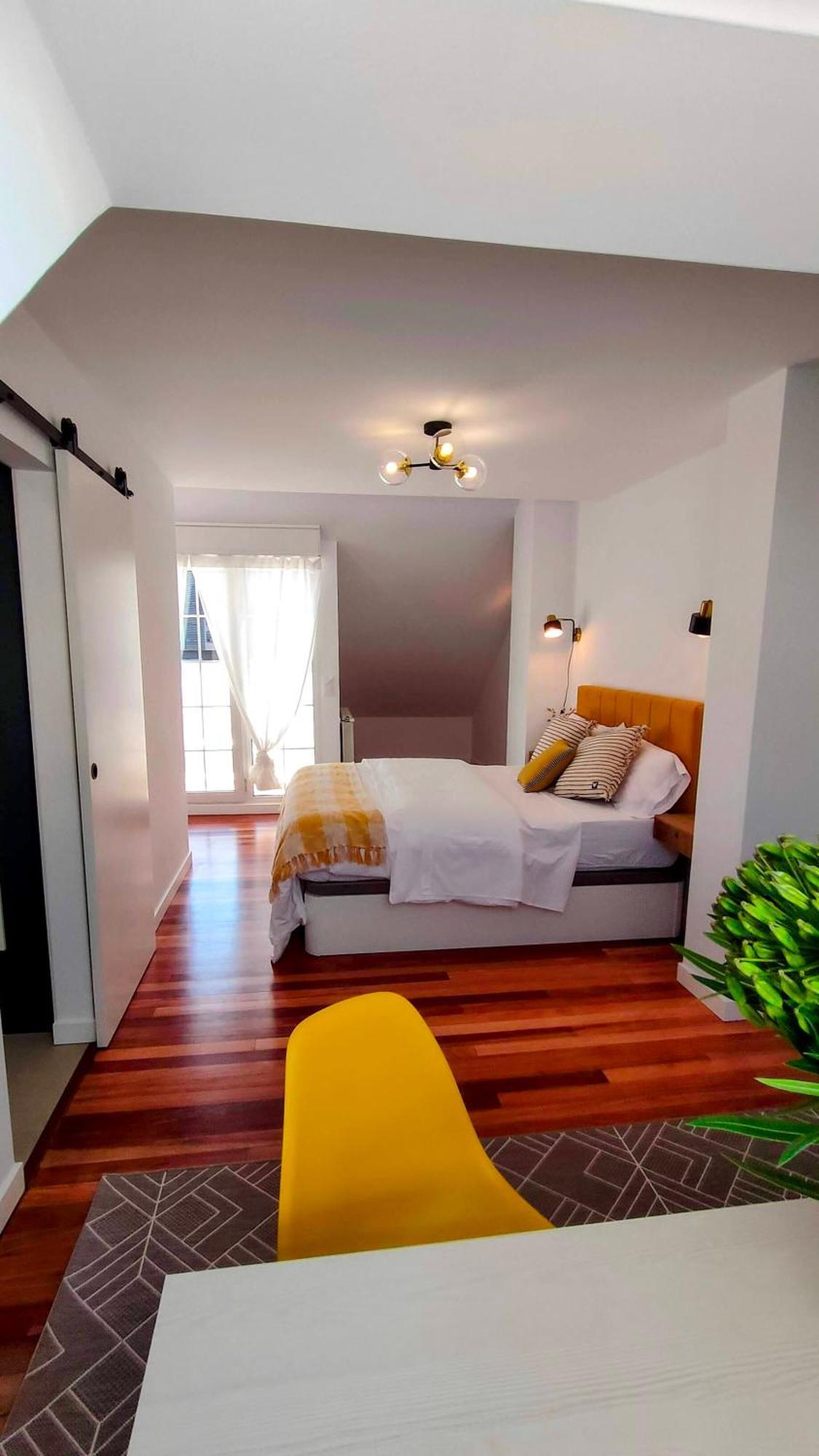 Rosa De Ciudad. Chalet Centrico Con Mucha Intimidad *